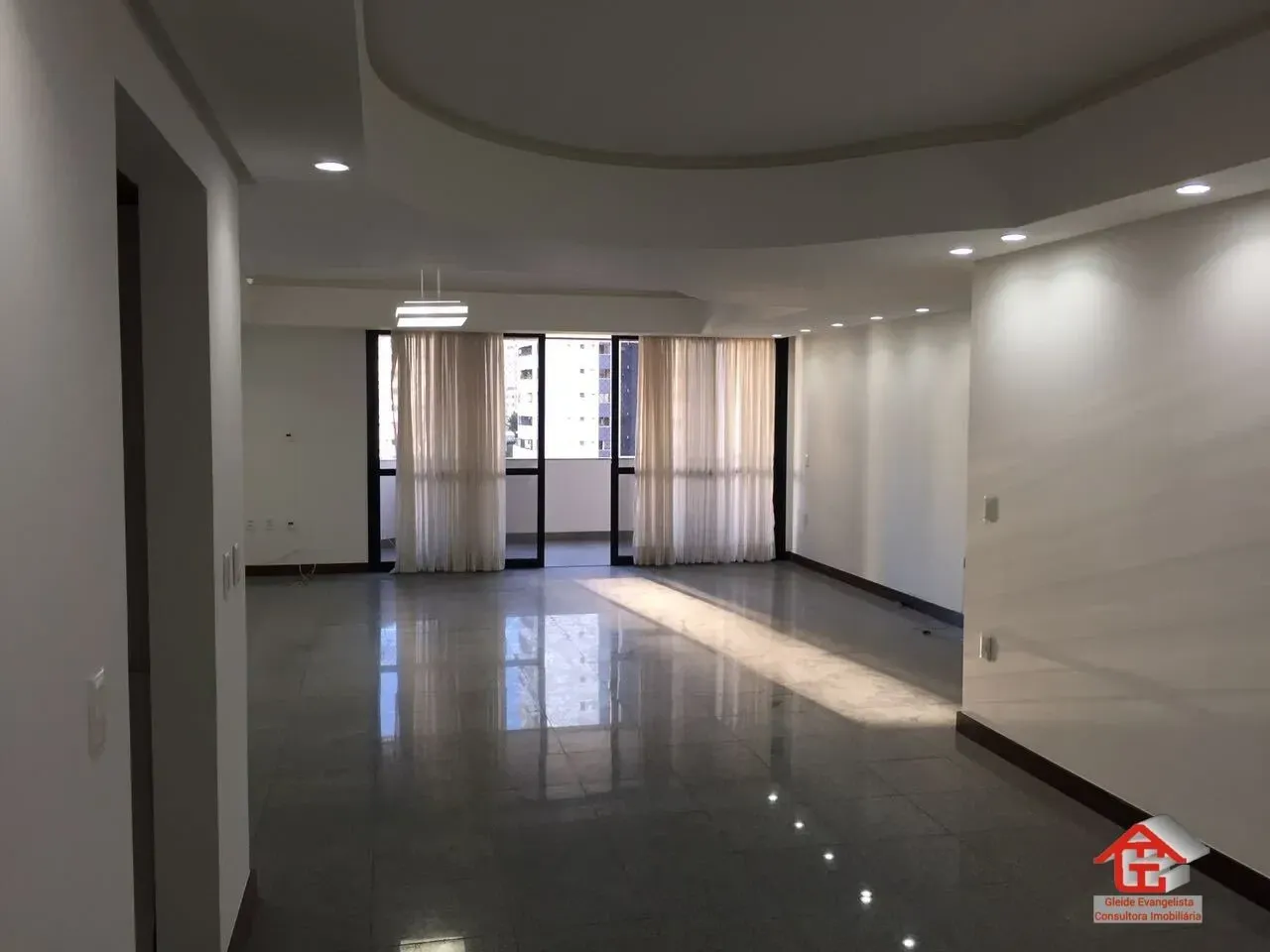 Foto do imóvel Apartamento com 4 Quartos à Venda, 220 m² em Rua Ceará, 500 - Pituba, Salvador - BA