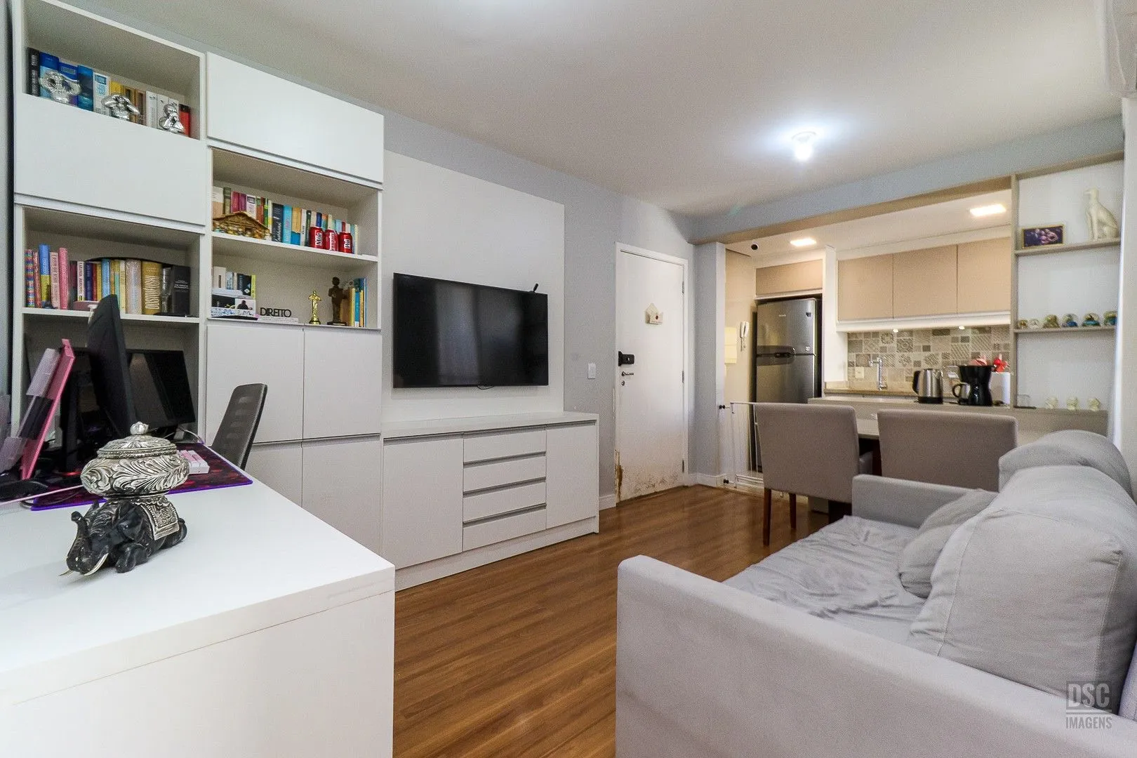 Imagem Apartamento aconchegante na Dr. Campos Velho | 2 dormitórios com vaga de garagem