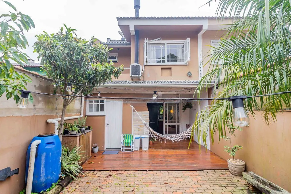 Imagem Casa de 3 dormitórios à venda no Bairro Serraria - Porto Alegre