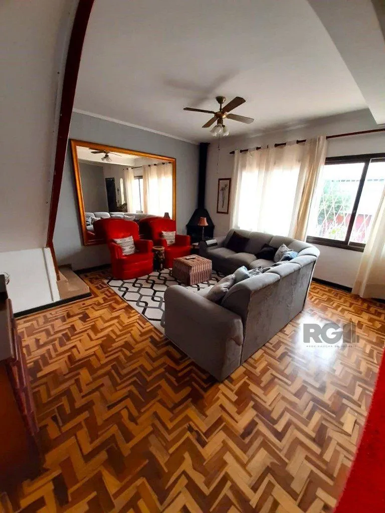 Imagem Casa 210m² - 3 dormitórios, 2 vagas