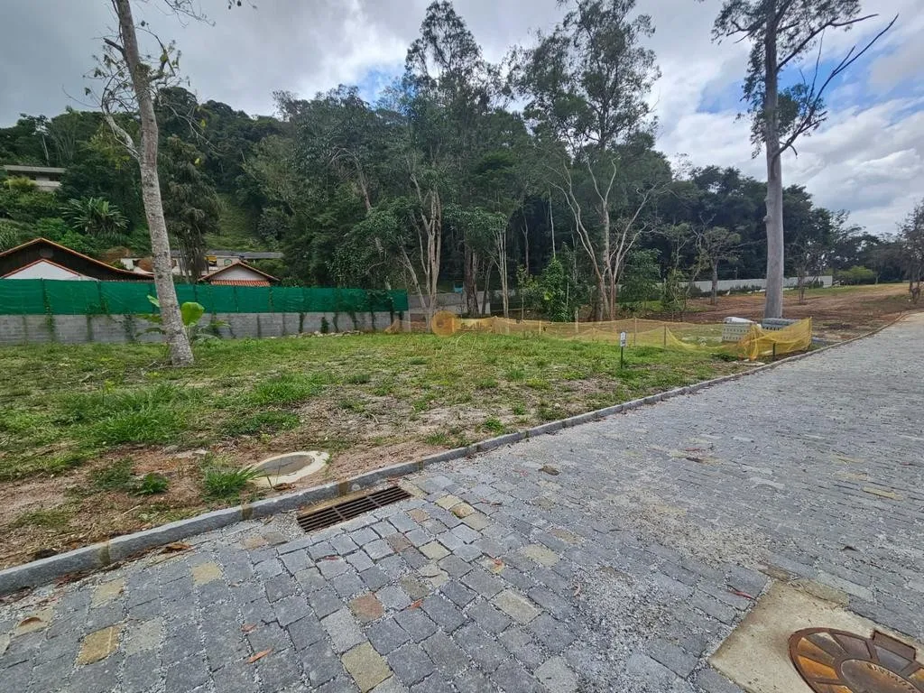 Imagem Terreno em Condomínio para Venda em Teresópolis / RJ no bairro Parque do Imbui