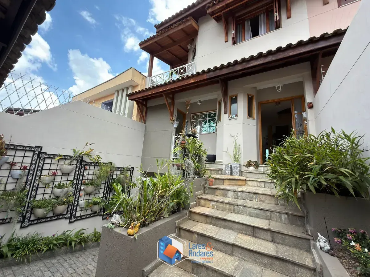 Foto do imóvel Sobrado para venda em Jardim Paraíso com 4 quartos, sendo 2 suítes, 230m² em Rua Agenor Gomes