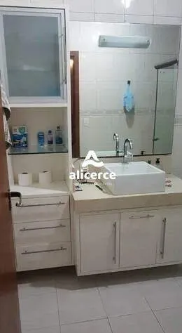 Imagem Casa à venda com 3 quartos 1 suíte, 243m² em Córrego Grande Florianópolis