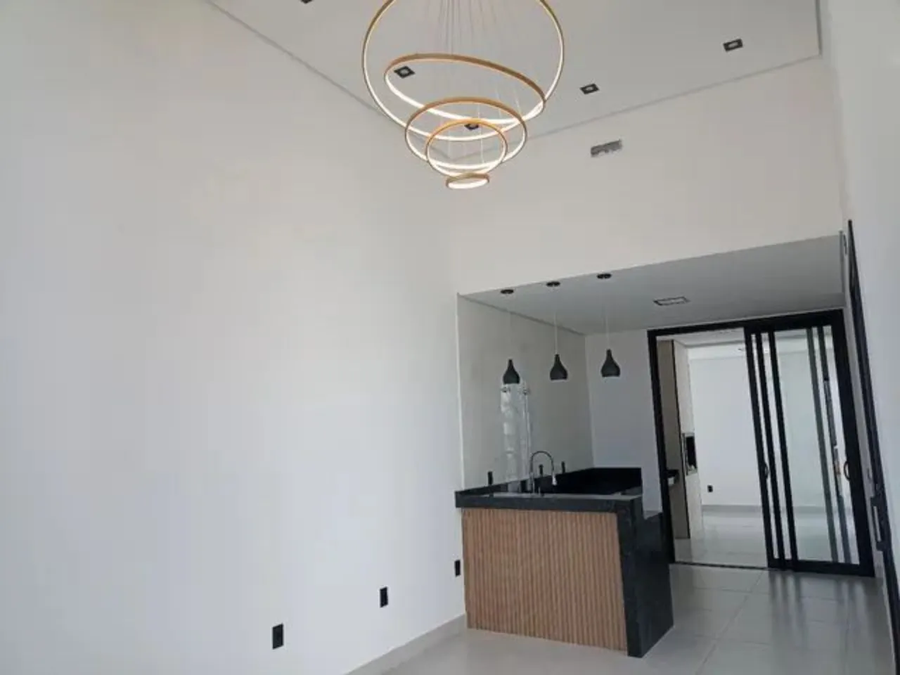 Imagem Casa em Condomínio à Venda em Sorocaba-SP, Bairro Horto Florestal: 3 Quartos, 1 Suíte, 1 Sala, 2 Banheiros, 1 Vaga de Garagem, 100m².