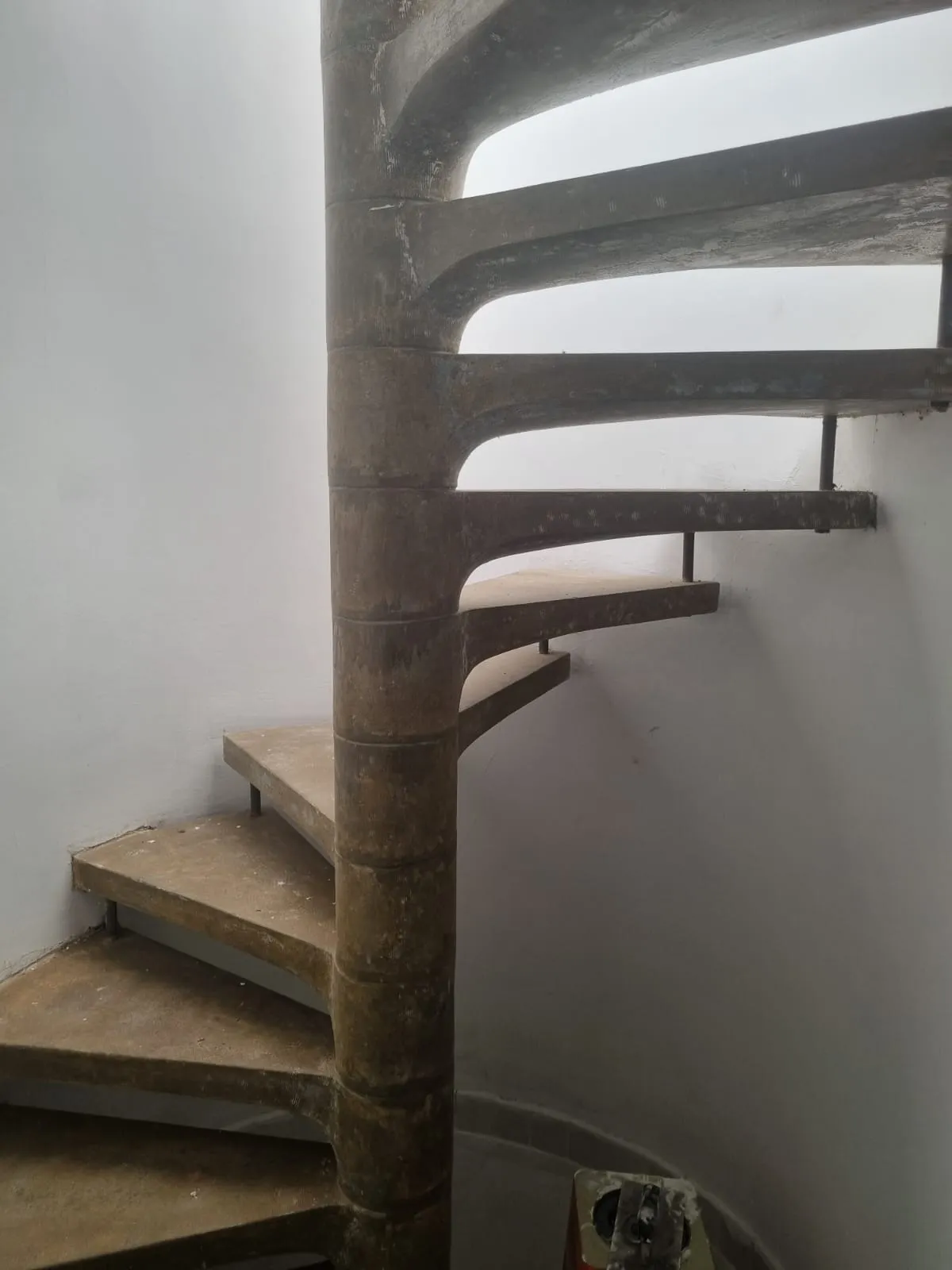 Imagem VENDO LINDO SOBRADO NO RESIDENCIAL INGAÍ!