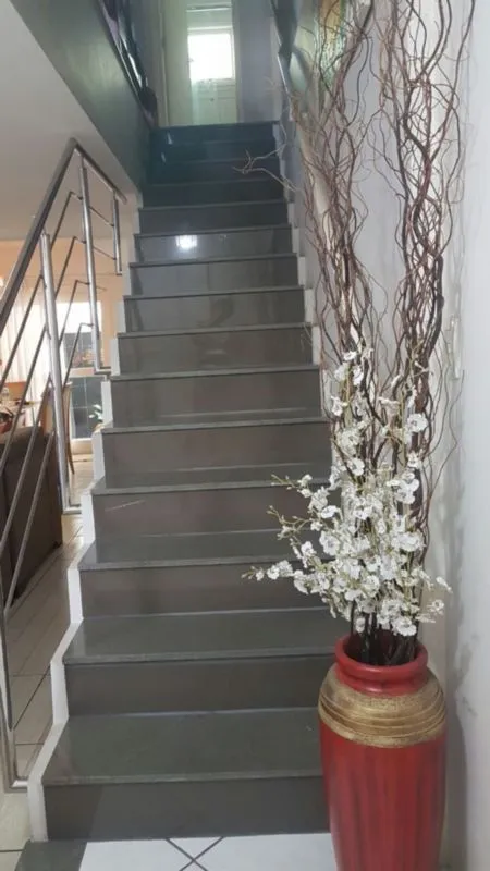 Imagem Casa para Venda - 165.52m², 3 dormitórios, sendo 1 suites, 2 vagas - Sarandí