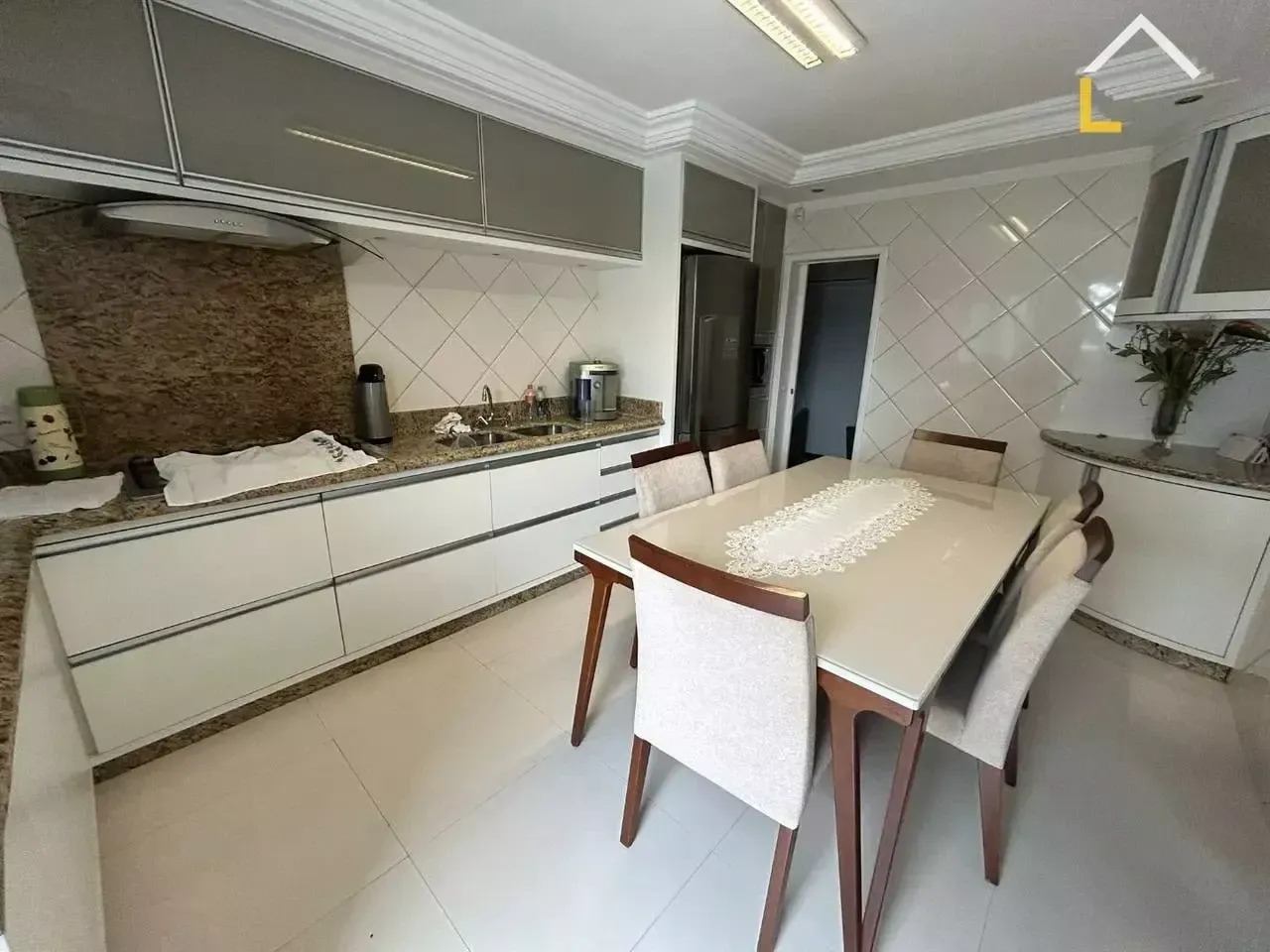 Imagem Casa com 2 Quartos à Venda, 195 m² em Floresta - Joinville