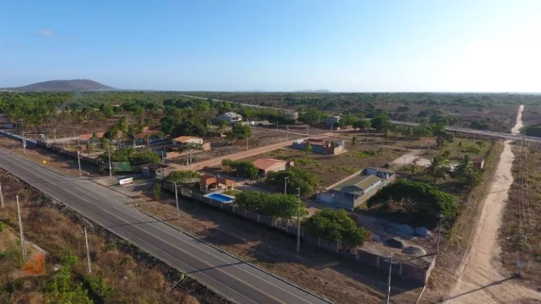 Imagem Terreno em Condomínio a Venda no bairro Centro - Cascavel, CE
