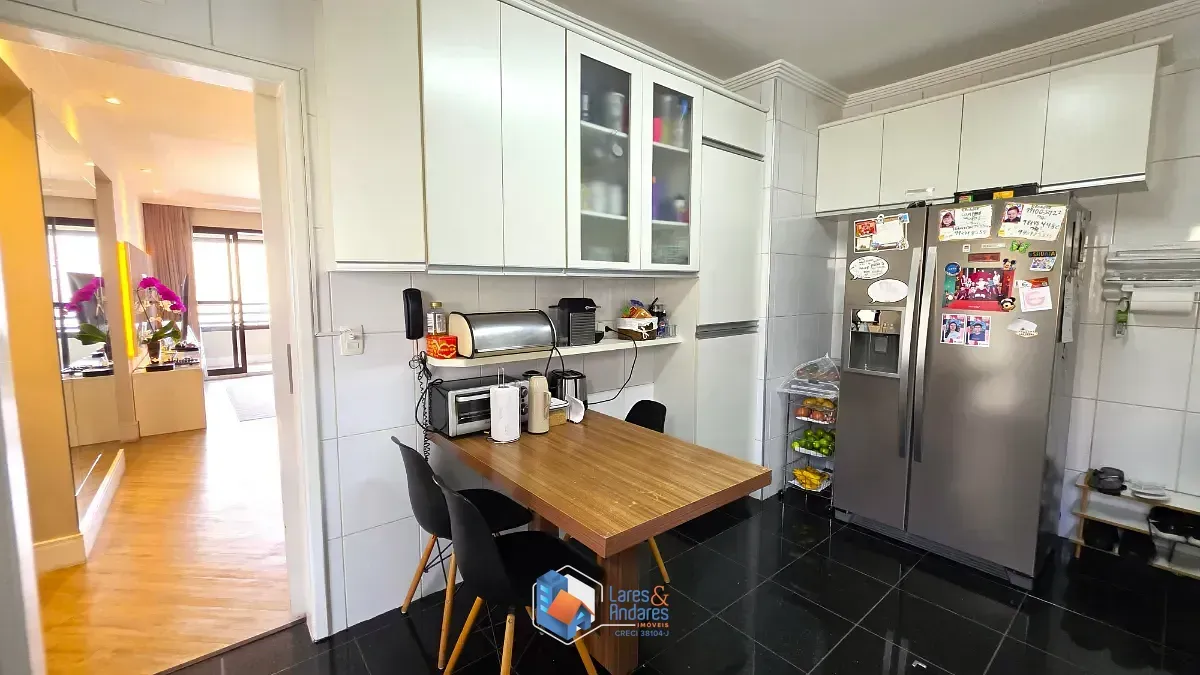 Imagem Cobertura para venda em Vila Hamburguesa com 4 quartos, sendo 2 suítes, 227m²