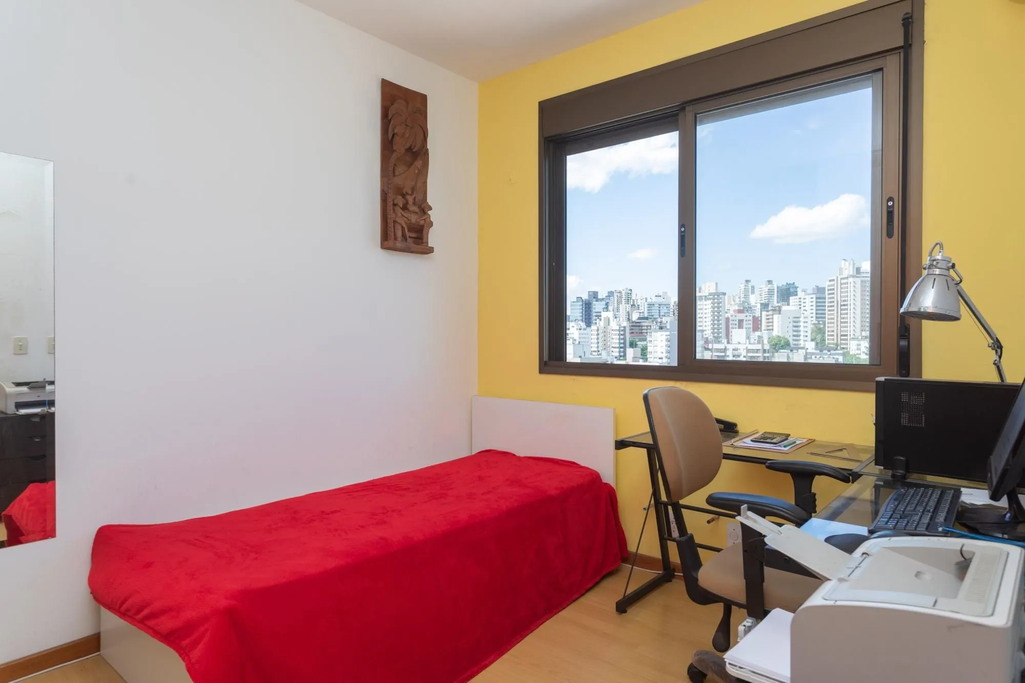 Imagem Apartamento 2 dormitórios sendo 1 suíte e 3 vagas no Petrópolis.