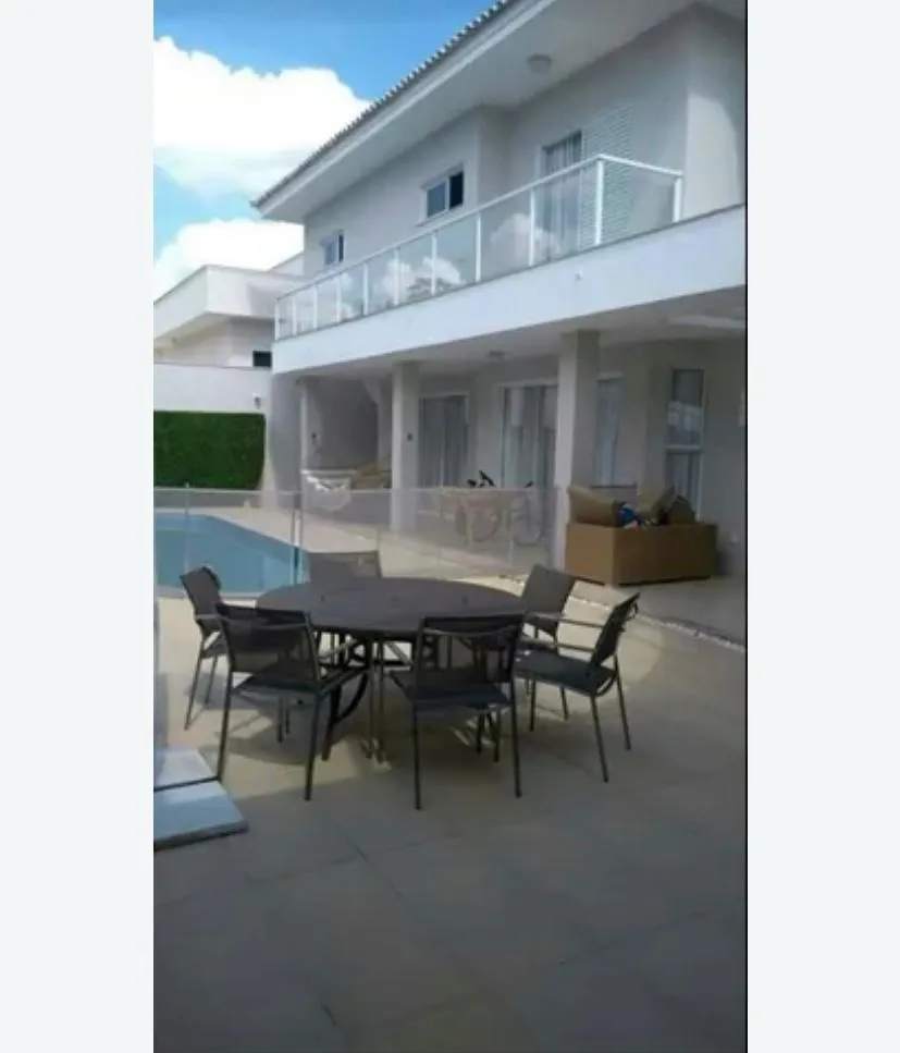Imagem Casa Alto Padrão Localizada no Condominio Vila dos Inglezes.