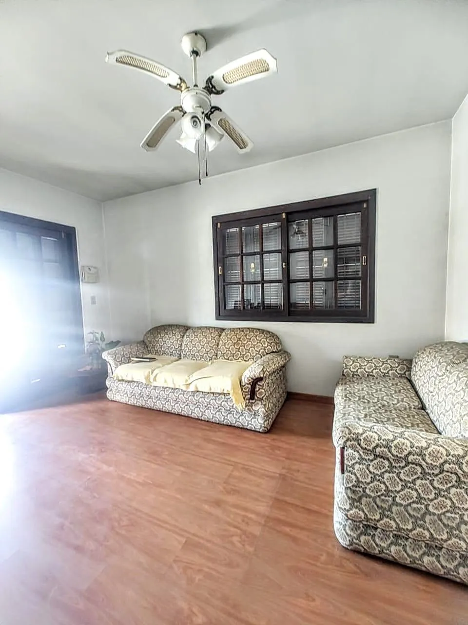 Imagem Casa com 3 dormitórios á venda em Porto Alegre