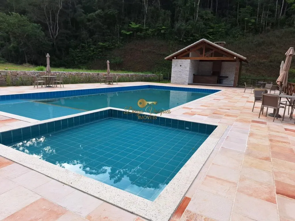 Imagem Terreno em Condomínio para Venda em Teresópolis / RJ no bairro Prata