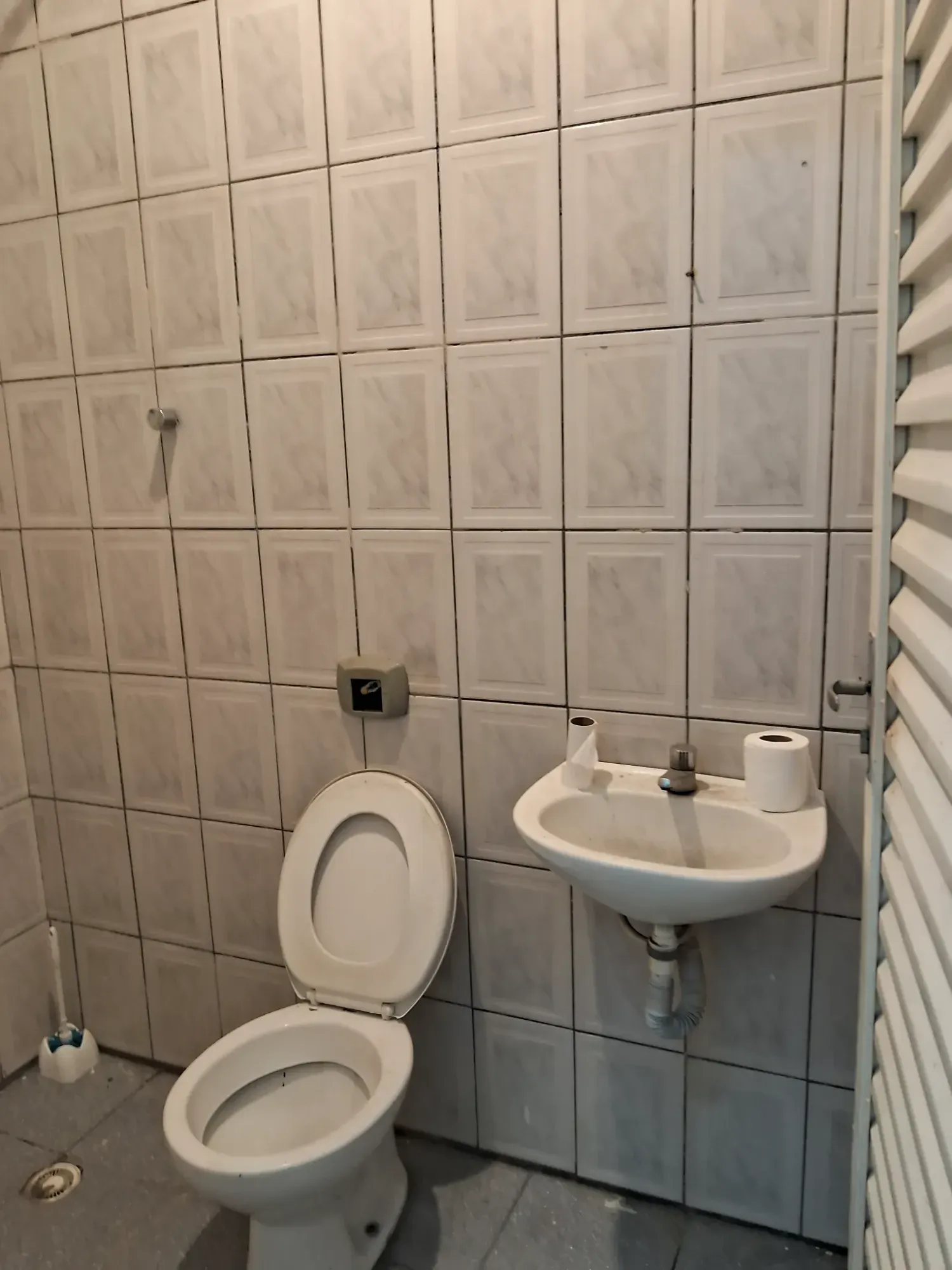 Imagem Galpão para Alugar, 242 m² em Vila Anastácio - São Paulo
