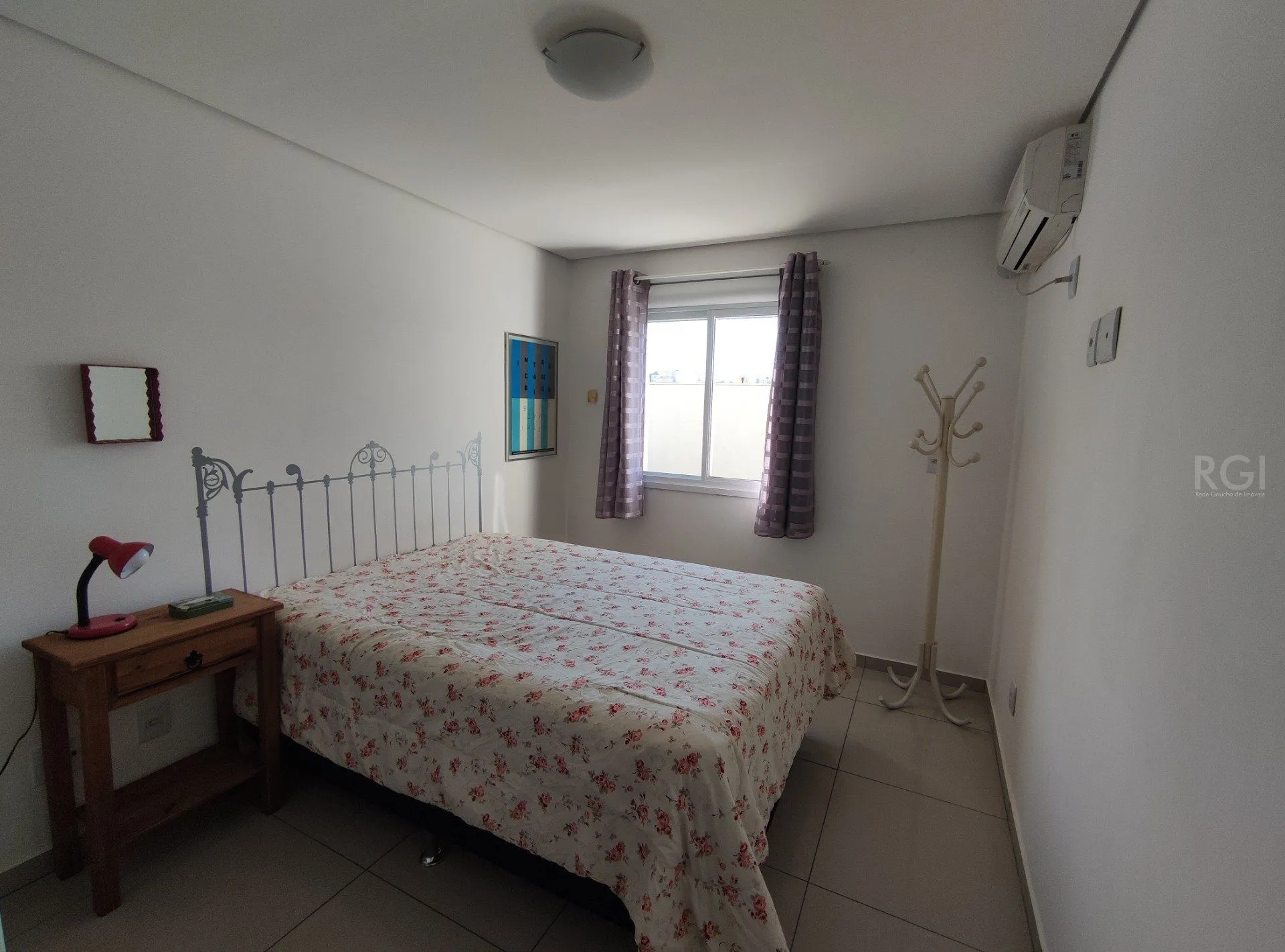 Imagem Apartamento para Venda - 40m², 1 dormitório, 1 vaga - Partenon