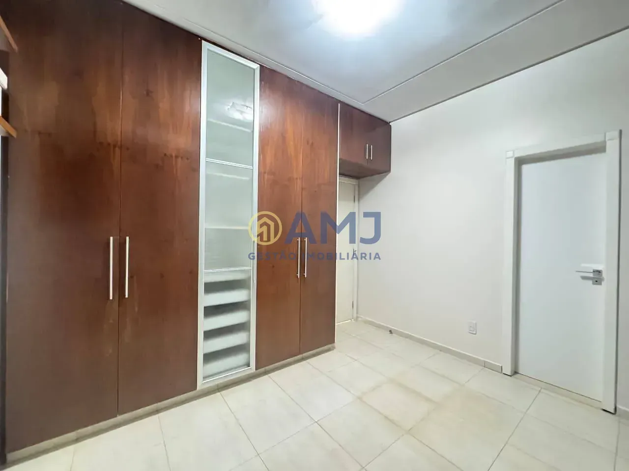 Imagem Casa à venda 3 suítes no Residencial Granville