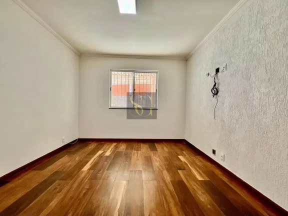 Imagem Casa para Venda em Teresópolis, Granja Guarani, 3 dormitórios, 1 suíte, 3 banheiros, 3 vagas