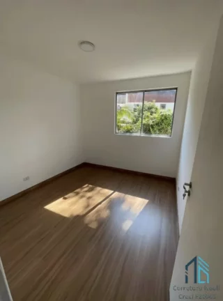 Imagem Apartamento recém reformado 02 quartos, vaga, bem localizado no Água Verde em Curitiba -PR