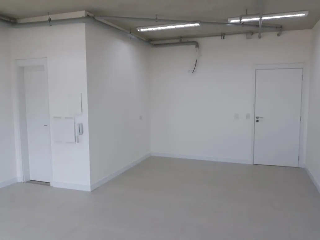 Imagem Sala Comercial para Locação em Barueri / SP no bairro Alphaville Industrial
