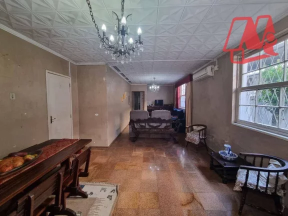 Foto do imóvel Casa com 5 dormitórios e pátio próximo à Redenção