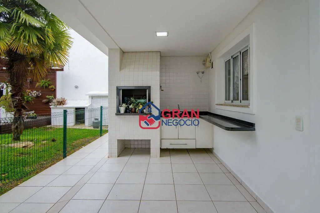 Imagem Casa de Alto Padrão à Venda - Santa Felicidade - Curitiba