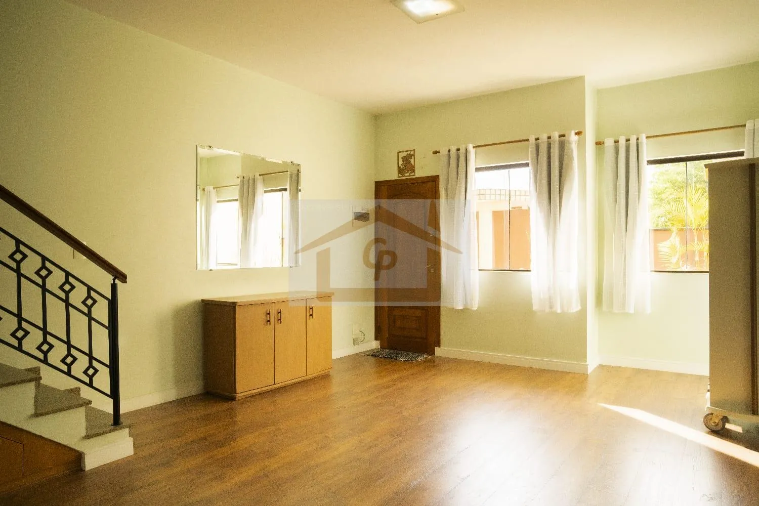 Foto do imóvel Duas suítes,, 2 vagas cobertas - Casa em Villagio - Bosque da Saúde
