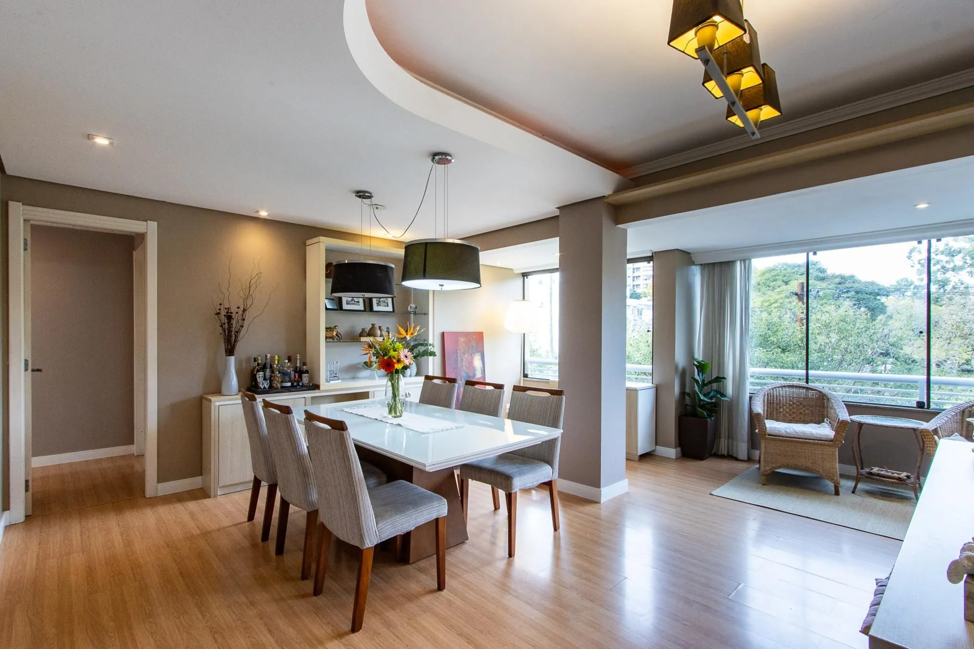 Imagem Apartamento 3 quartos, 139,64m² privativos, 2 vagas - Bairro Menino Deus
