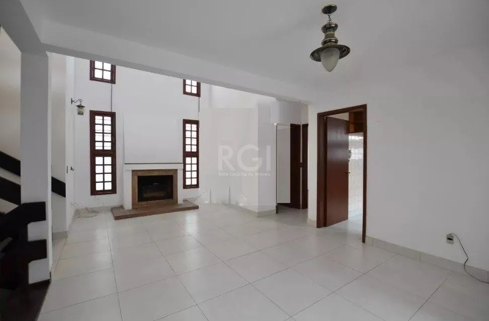 Imagem Casa para Venda - 267m², 4 dormitórios, sendo 1 suites, 2 vagas - Tristeza