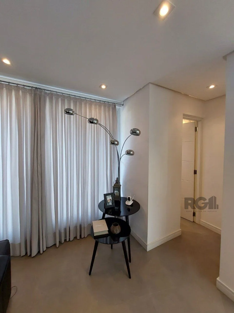 Imagem Casa para Venda - 296m², 3 dormitórios, sendo 1 suites, 3 vagas - Vila Nova, Poa