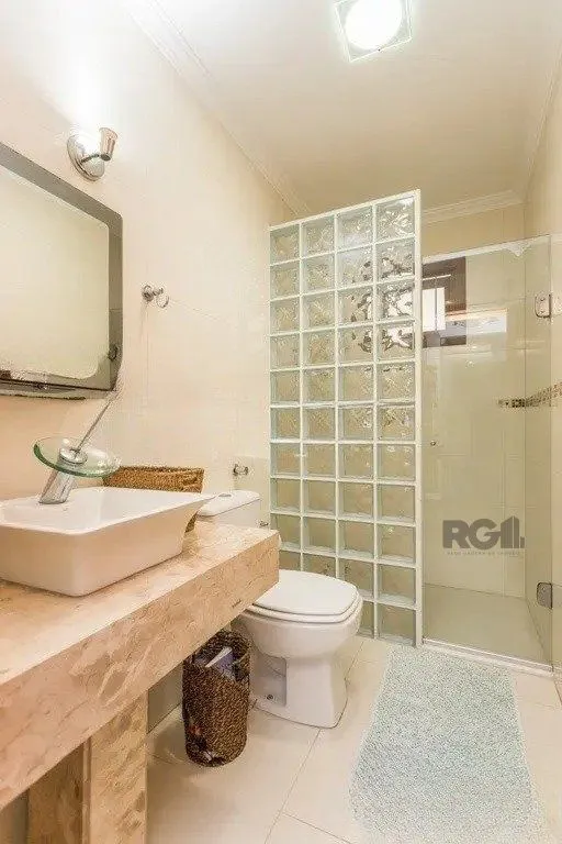 Imagem Casa com 3 dormitórios no bairro Jardim Lindóia