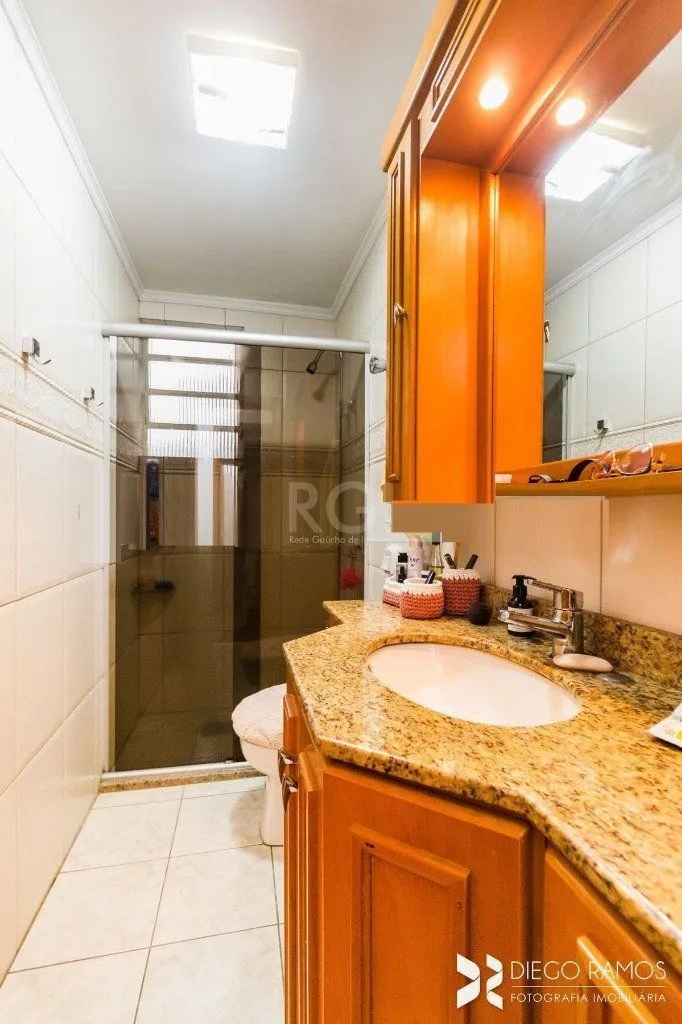 Imagem Apartamento para Venda - 79m², 2 dormitórios, 1 vaga - Partenon