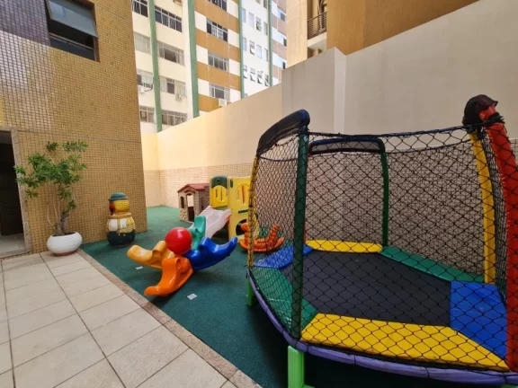 Imagem A 5ª Avenida Imóveis Selecionou esse Excelente apartamento á venda na Graça com 4 quartos sendo 4 suítes, closet c/ 179,74m² de área privativa: