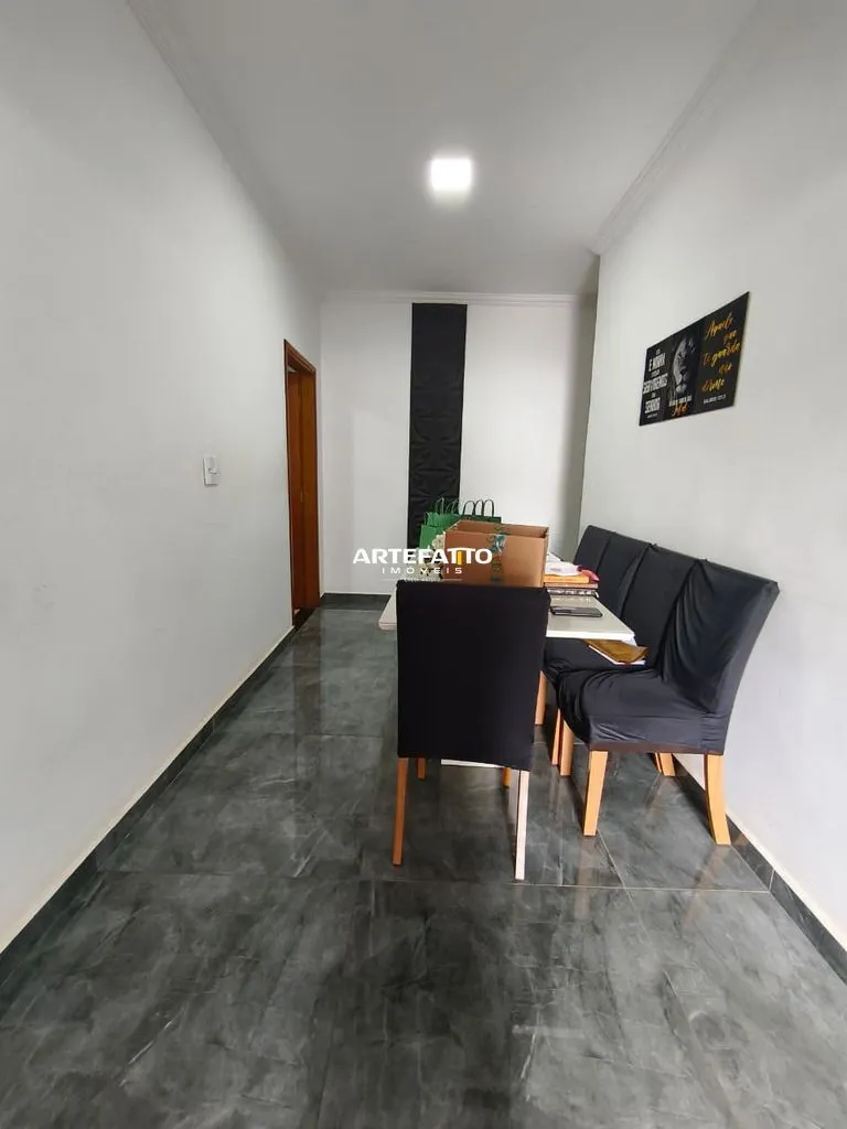 Imagem Casa bairro City Petrópolis, 250m2, rico em porcelanato e modulados.