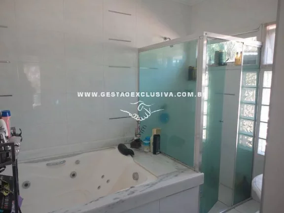 Imagem CHÁCARA Condomínio 4 Suítes, Piscina com bar molhado Campo de Futebol.