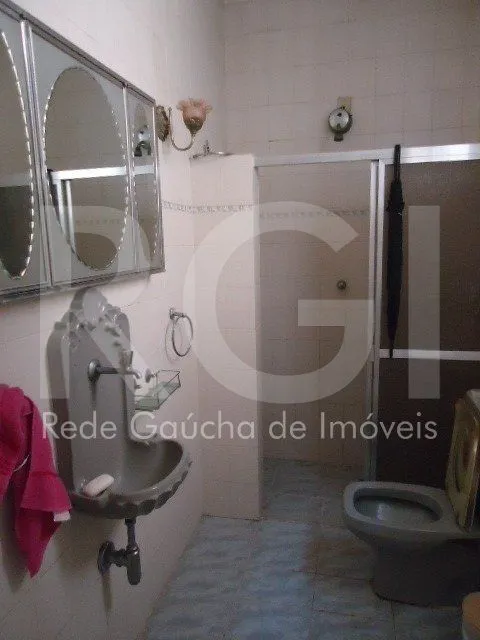 Imagem Casa para Venda - 170m², 3 dormitórios e garagem na Cidade Baixa