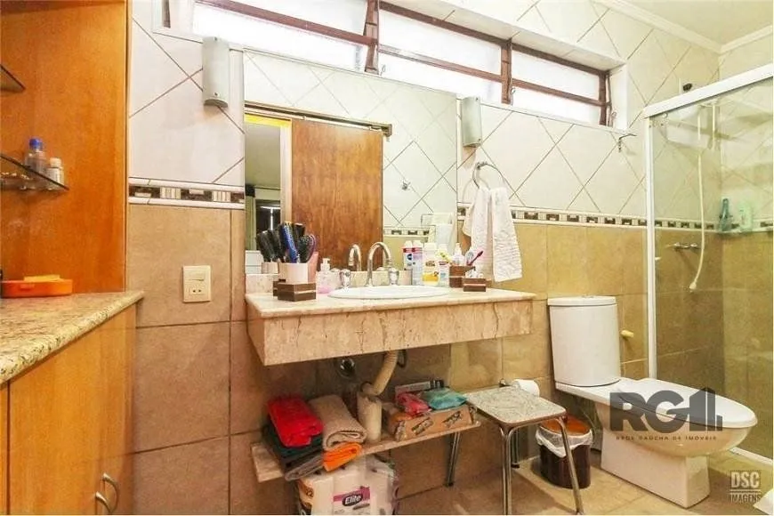 Imagem Casa de 285m² - 4 dormitórios, 4 vagas no bairro Bom Jesus