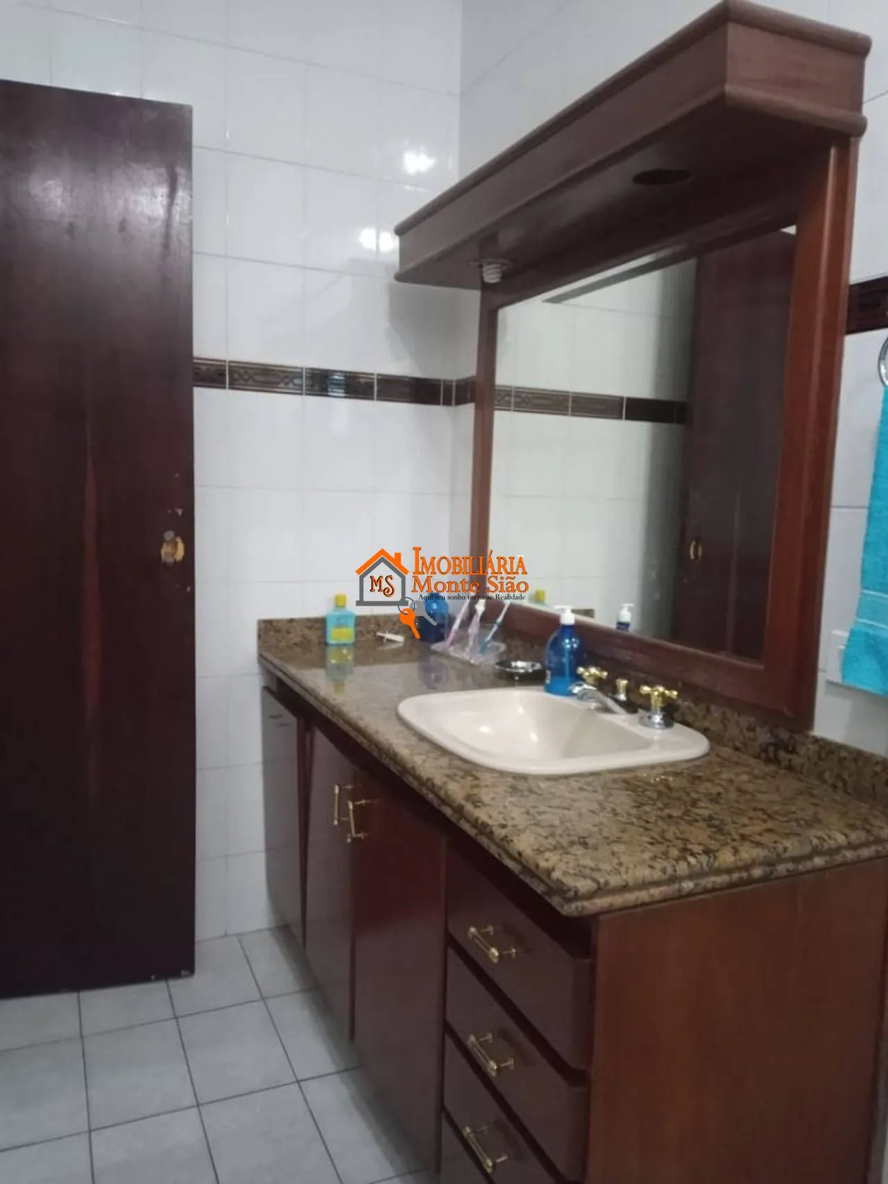 Imagem Sobrado com 3 dormitórios à venda, 256 m² por R$ 1.200.000,00 - Vila Augusta - Guarulhos/SP