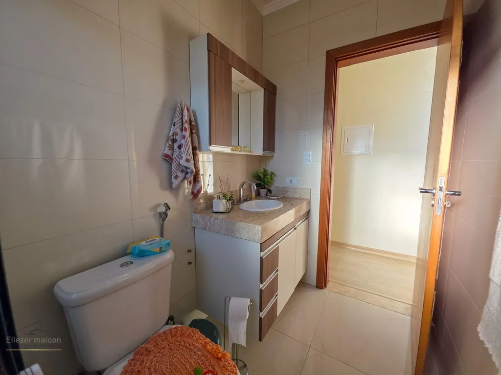 Imagem Casa com piscina a venda em condomínio fechado em Poços de Caldas
