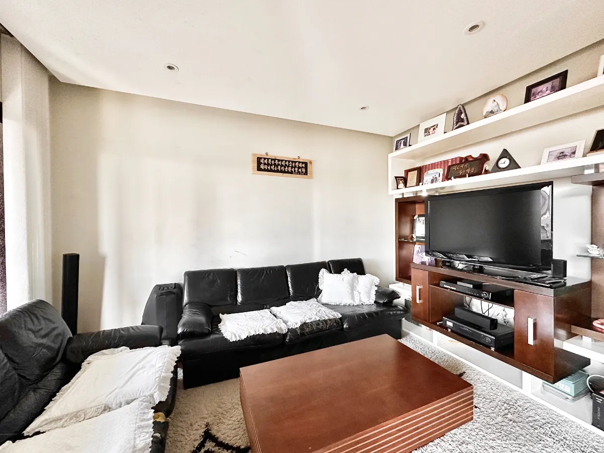 Imagem Apartamento para venda e locação em Aclimação com 3 quartos, sendo 2 suítes, 226m2