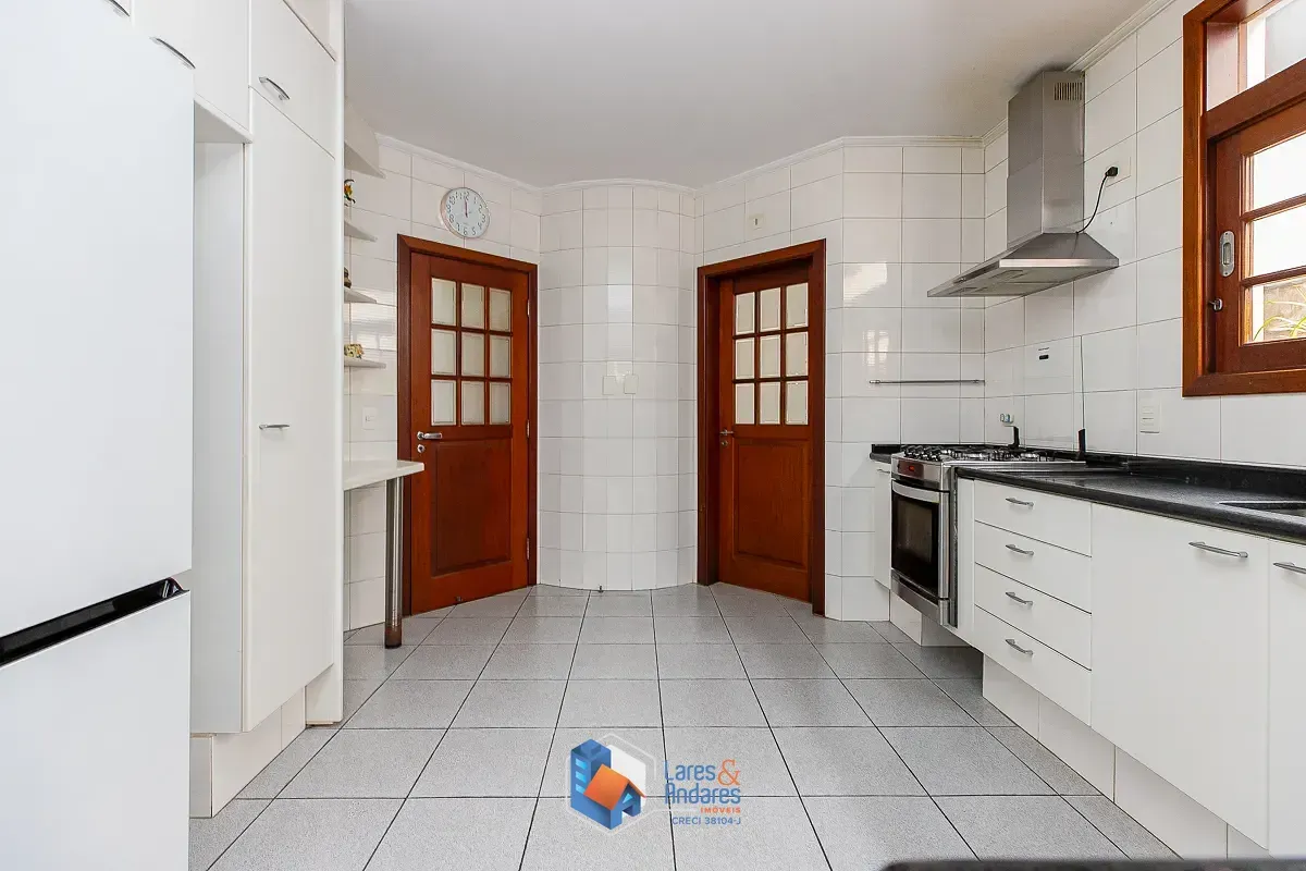 Imagem Casa no condomínio Residencial Morumbi para venda com 5 quartos, sendo 3 suítes, 425m²