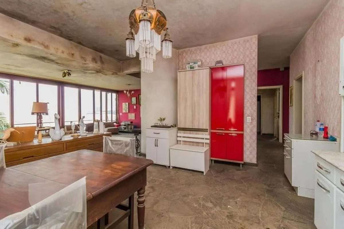 Imagem Casa com 5 dormitórios e 3 vagas no bairro Assunção