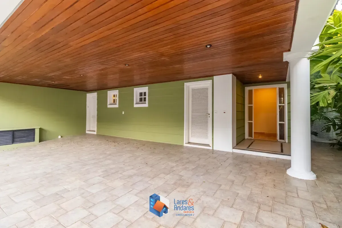 Imagem Casa no condomínio Condomínio Village Place para venda com 4 quartos, sendo 3 suítes, 402m²