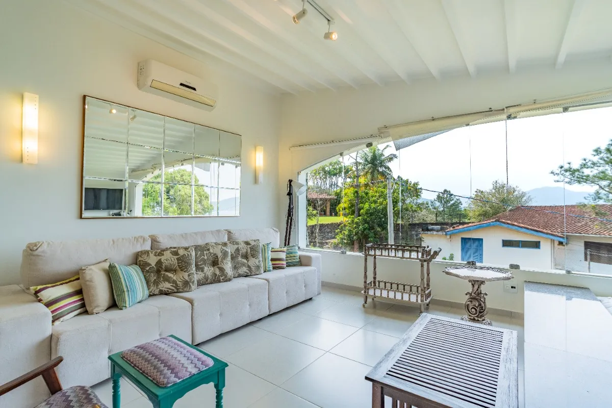 Imagem Casa em condomínio para venda com 3 quartos, sendo 1 suíte, 178m2