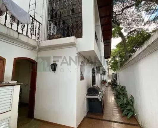 Imagem Casa de Luxo à Venda ou Locação em Jardim Paulista, São Paulo-SP: 3 quartos, 3 suítes, 3 salas, 5 banheiros, 4 vagas, 240 m².