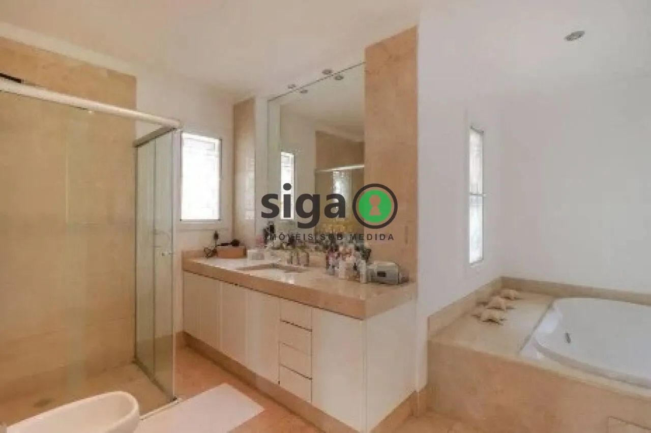 Imagem Casa de Condomínio com 6 quartos para Venda
