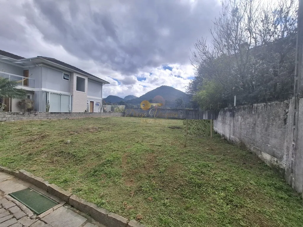 Imagem Terreno em Condomínio para Venda em Teresópolis / RJ no bairro Vargem Grande