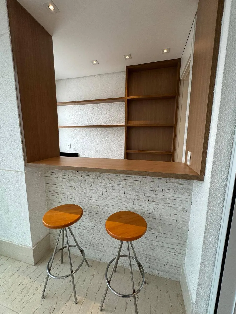 Imagem Apartamento Mobiliado no Centro de Alphaville - 3 Suítes e Sacada Gourmet