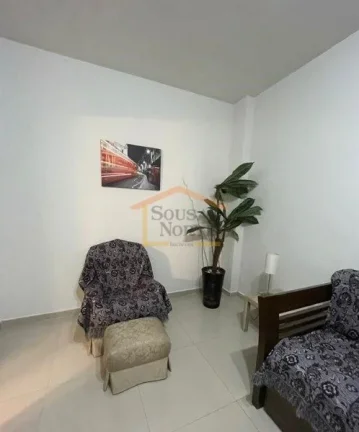 Imagem Apartamento reformado, 1 dormitório, com armários, sala ampla, cozinha com armários, banheiro, se...