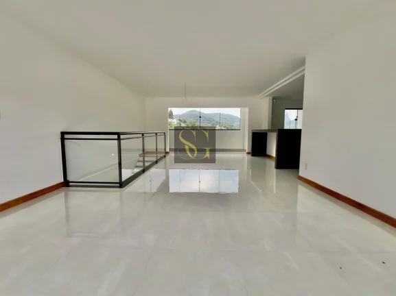 Imagem Casa para Venda em Teresópolis, Alto, 3 dormitórios, 2 suítes, 3 banheiros, 2 vagas