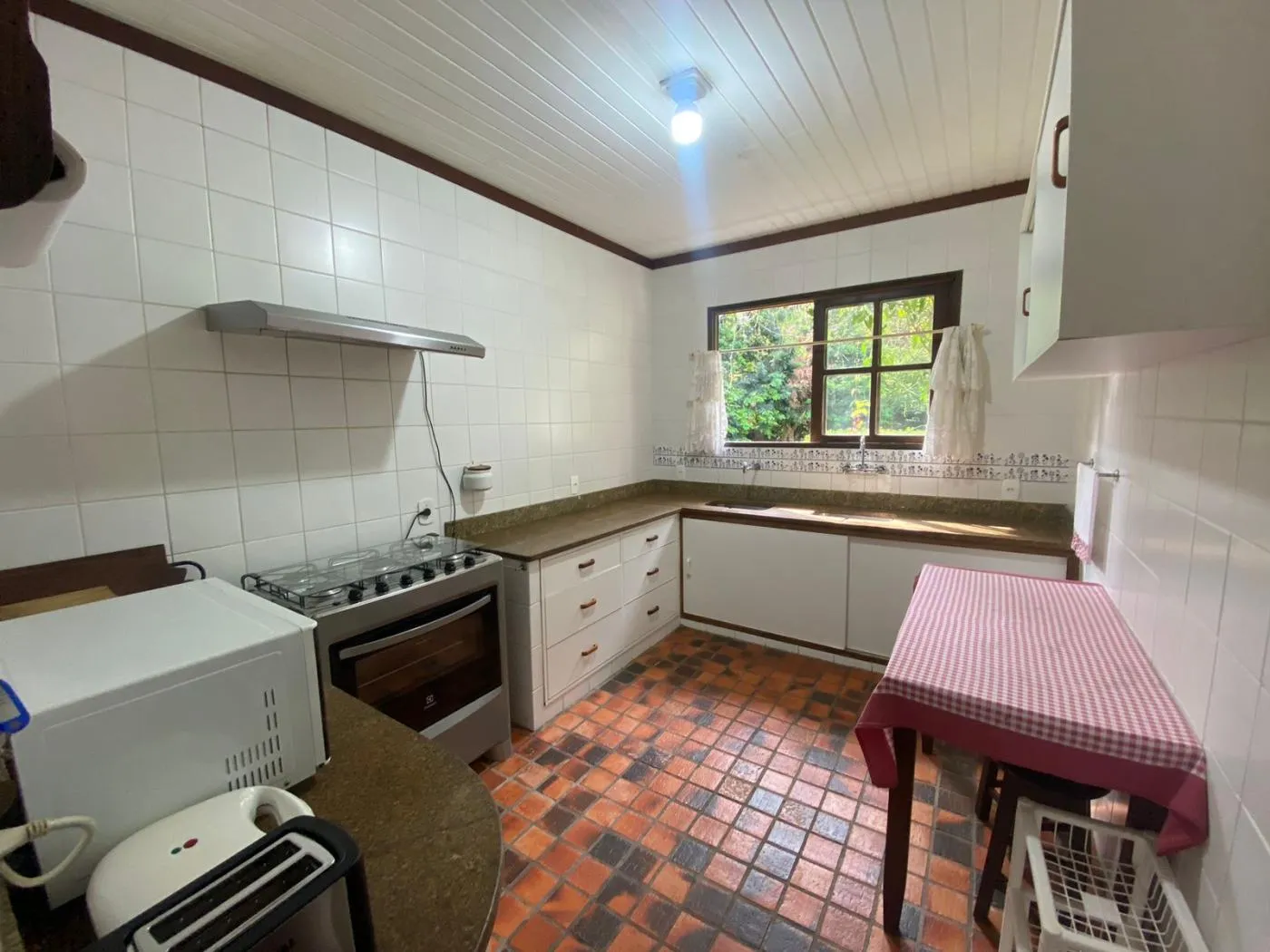 Imagem Casa em Condomínio para Venda em Petrópolis / RJ no bairro Itaipava